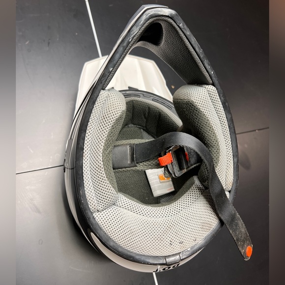 BiLT motorcycle helmet - Picture 6 of 8